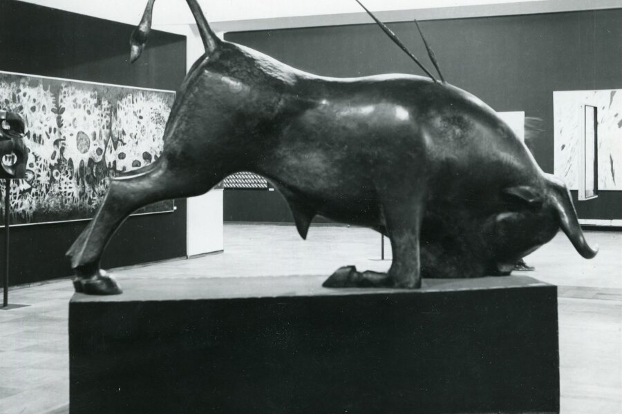 Vincenc Vingler, Býk, 1964, bronz, 230 cm, foto: Jiří Karas